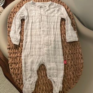 Magnetic me Newborn Modal footie